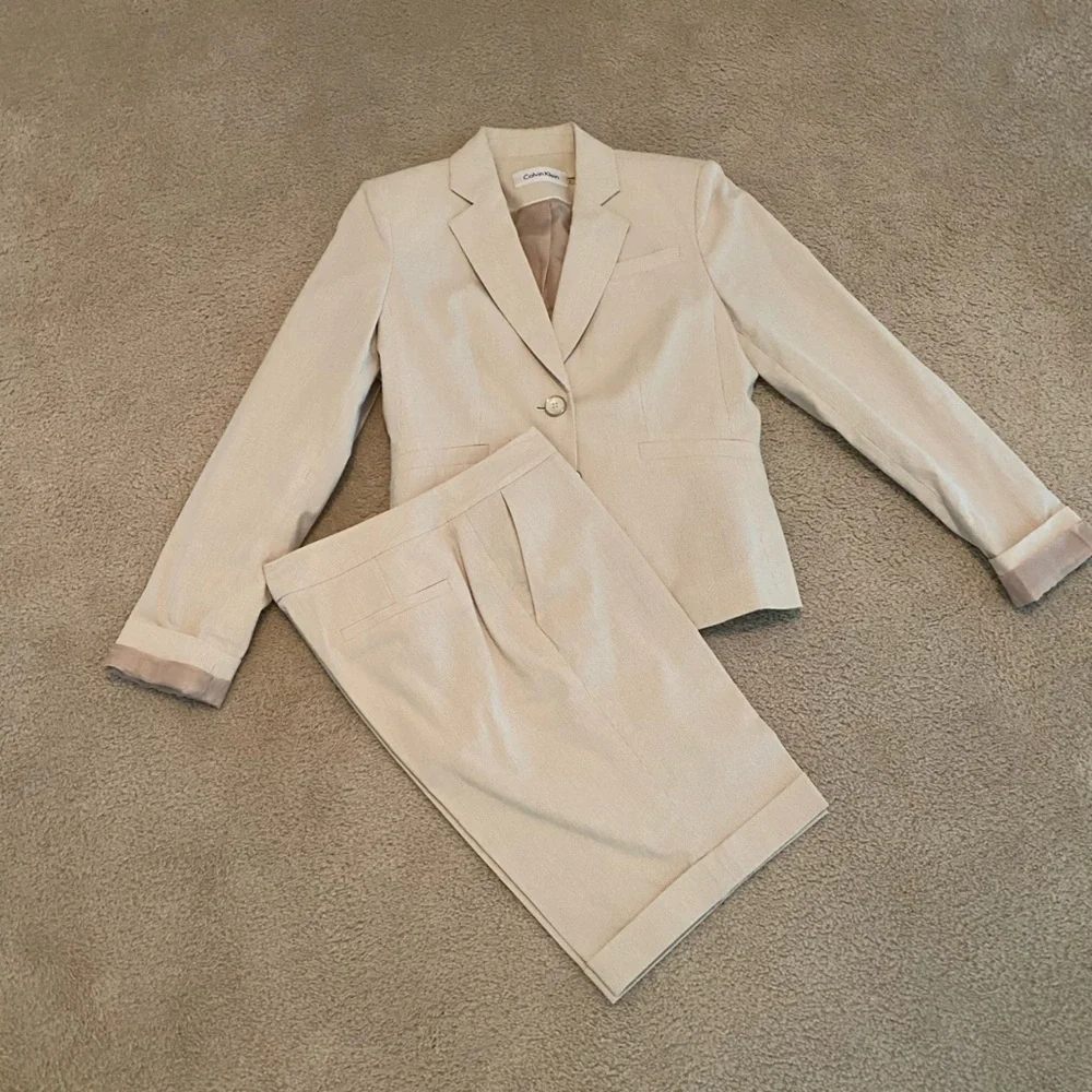 Calvin Klein Chic Beige Blazer and Short Set - Picture 2 of 14